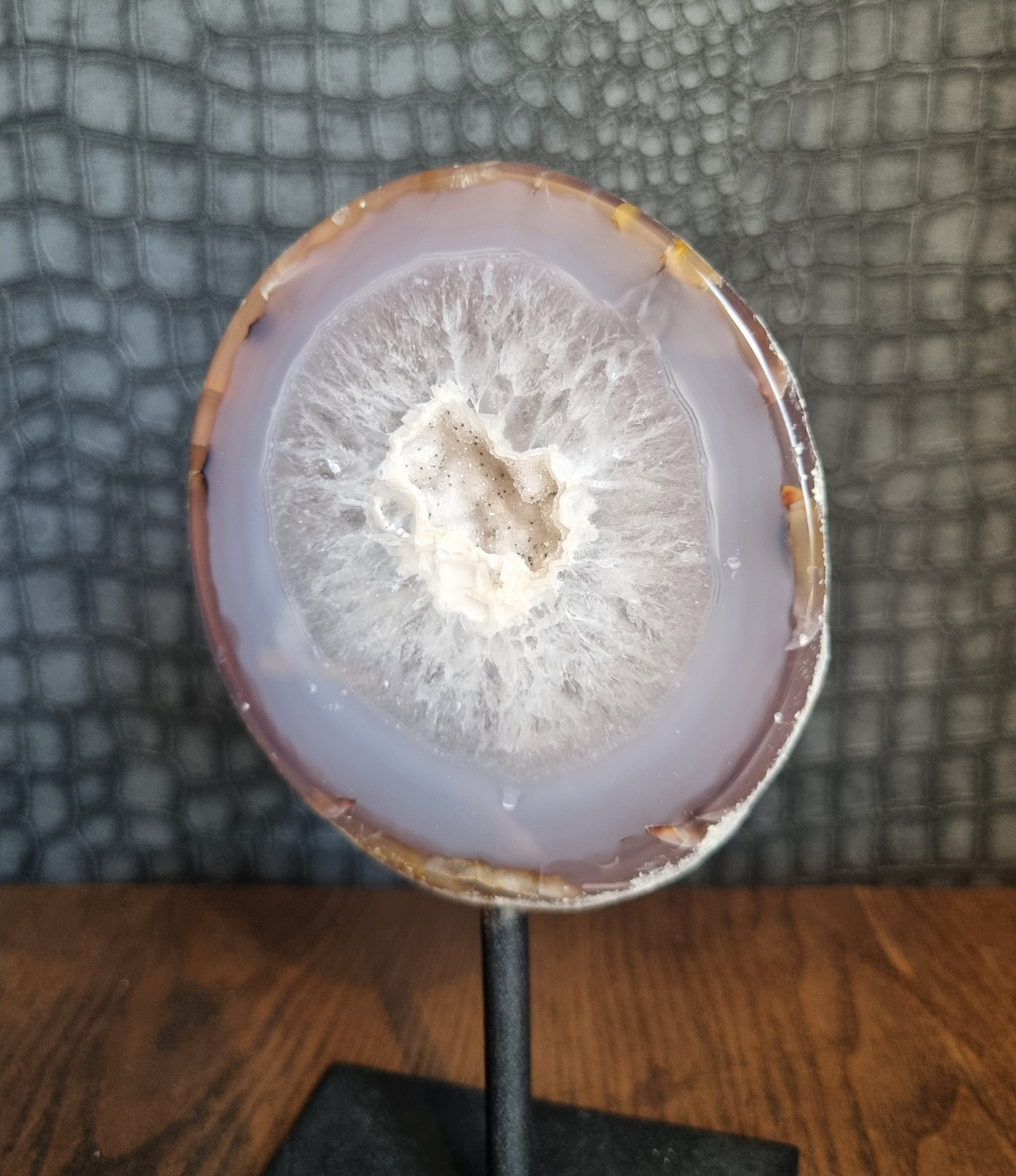 Agaat geode op standaard