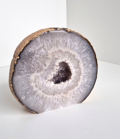 Achatgeode auf Standfläche