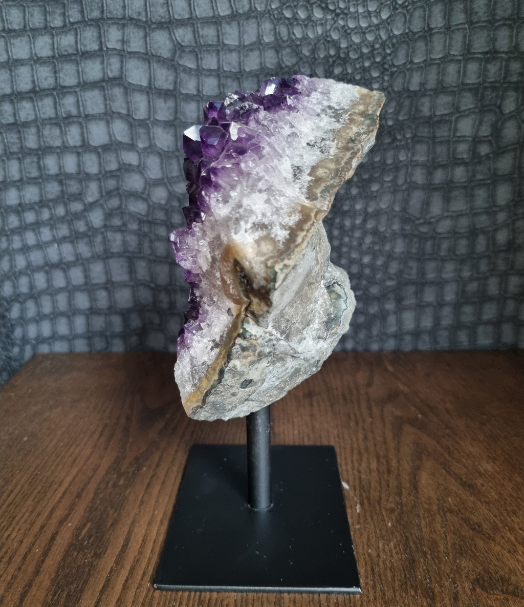 Amethist op standaard