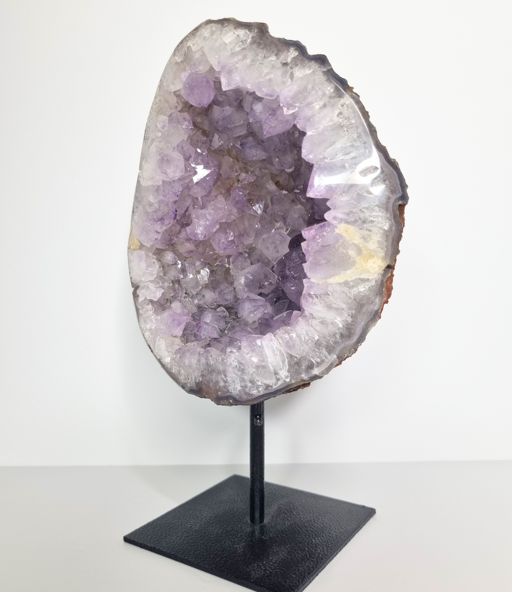 Amethist op standaard