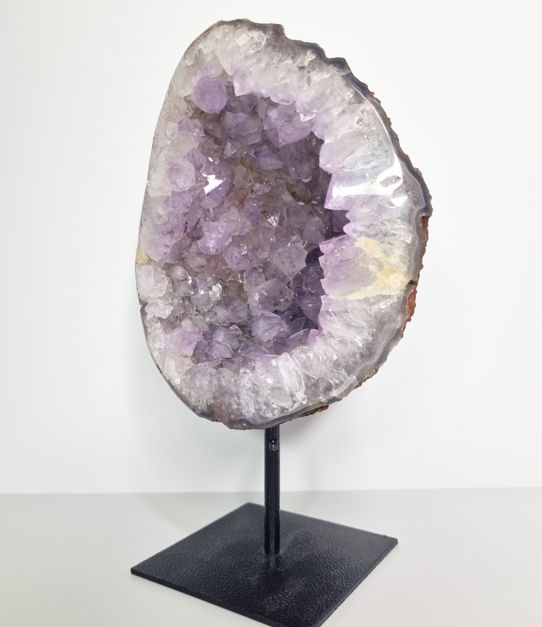 Amethist op standaard