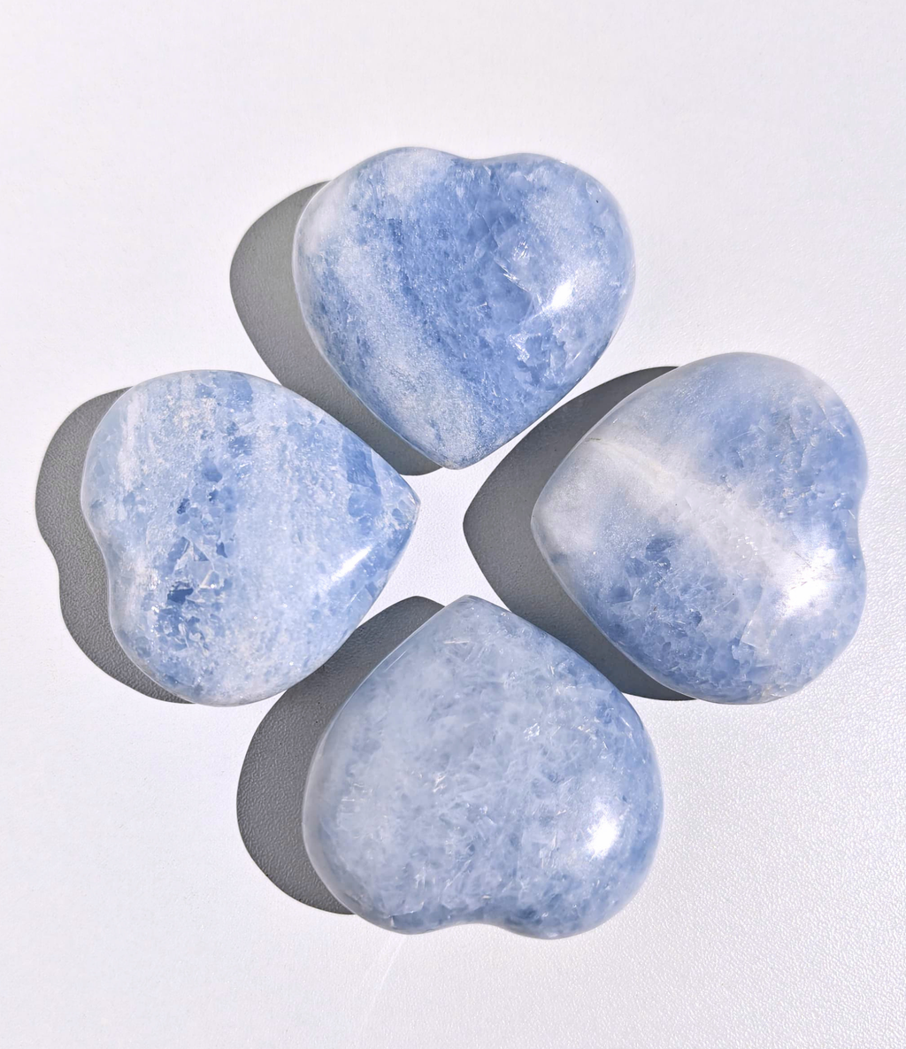Blauwe calciet hart