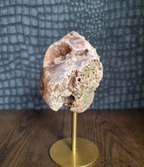 Roze amethist op standaard