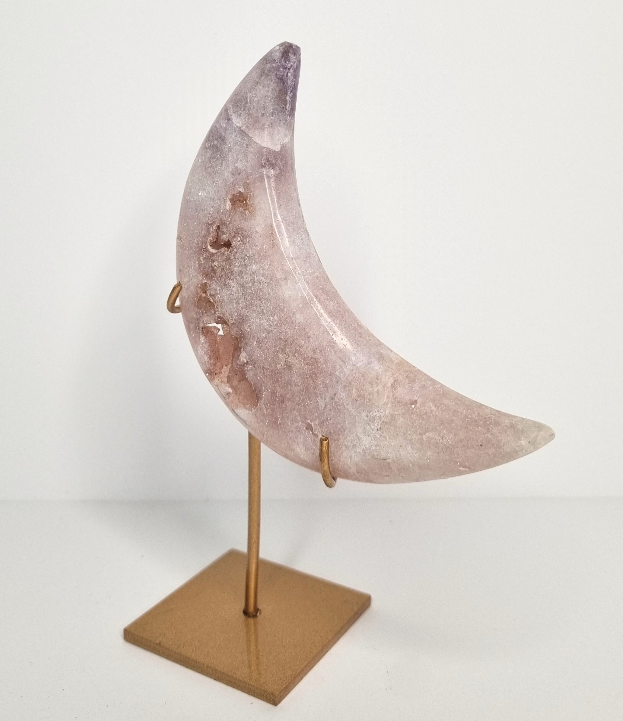 Roze amethist maan op standaard