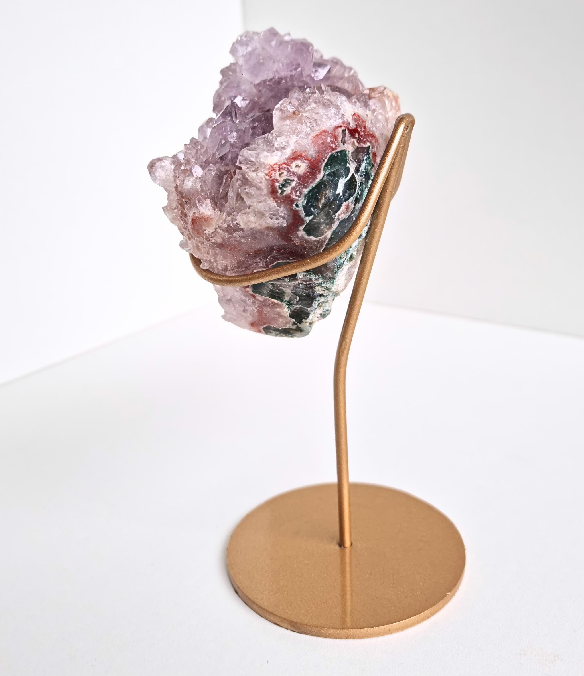 Roze amethist free form op standaard