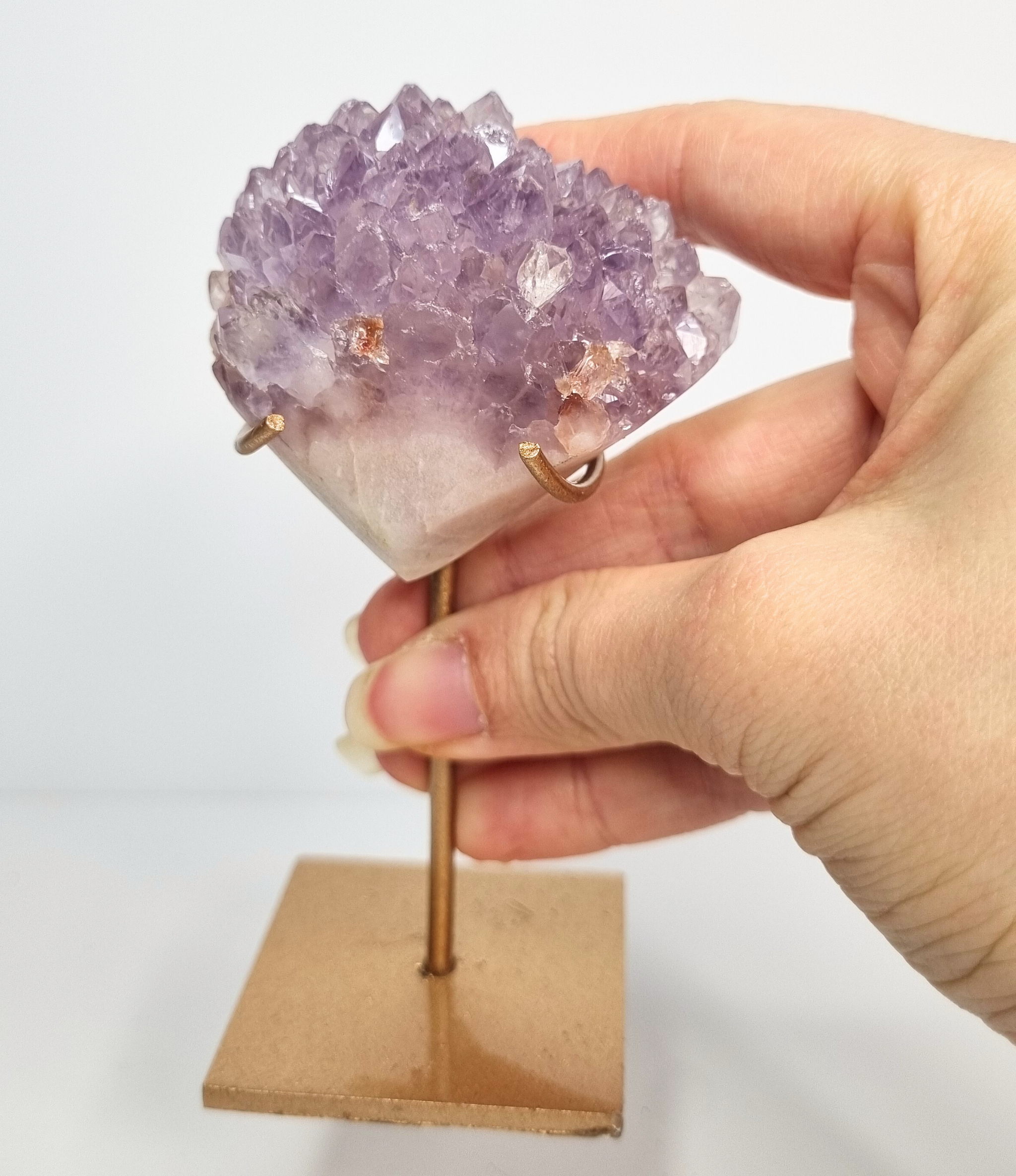 Roze amethist op standaard