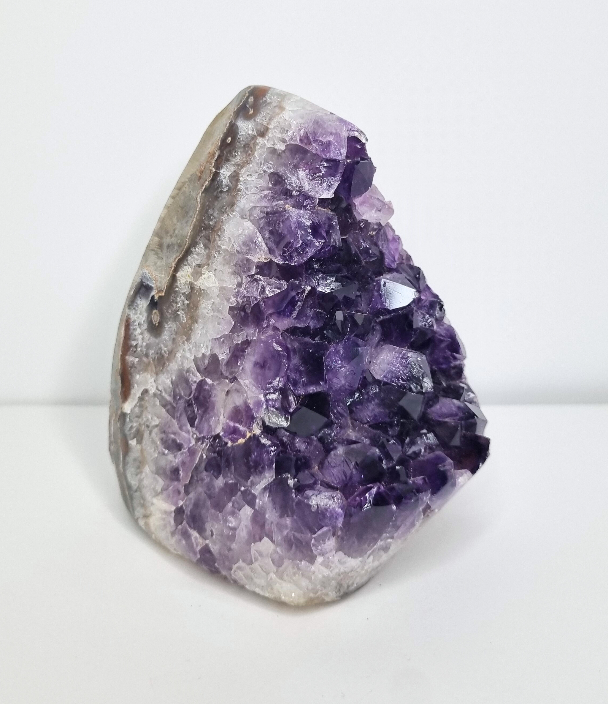 Amethist op standvlak freeform