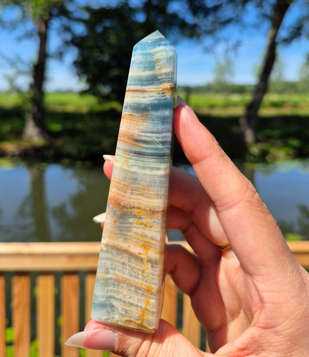 Blauwe onyx toren