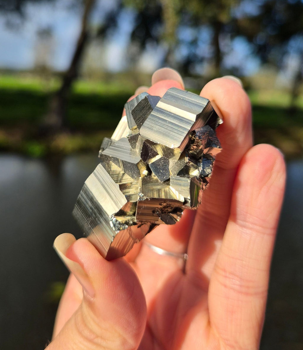 ThaleiaDesign-pyriet-ruw-goud-energie-spiritueel-edelsteen