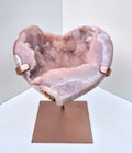 Roze amethist hart op standaard