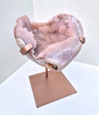 Roze amethist hart op standaard