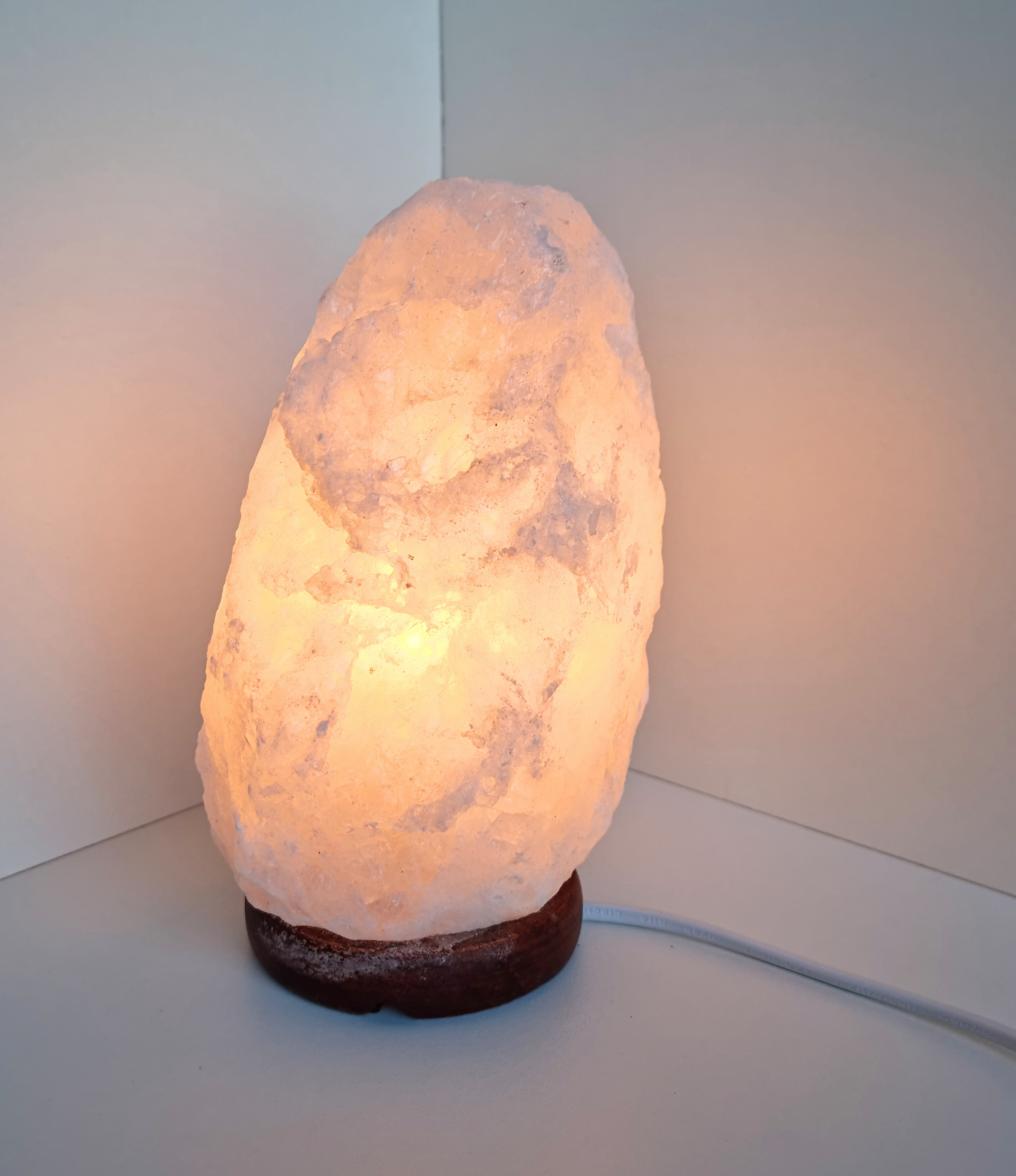 Witte Himalaya zoutlamp