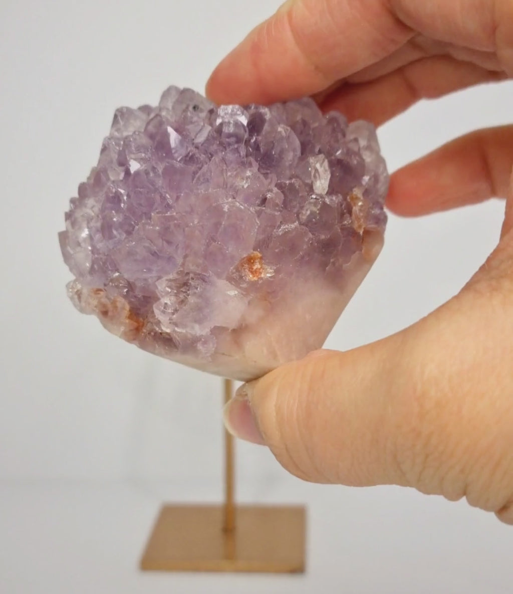 Roze amethist op standaard