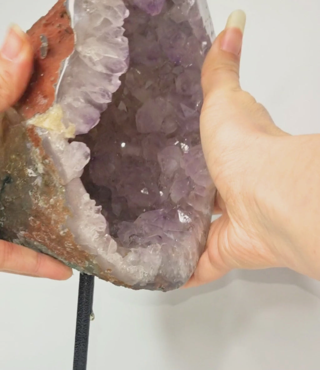 Amethist op standaard