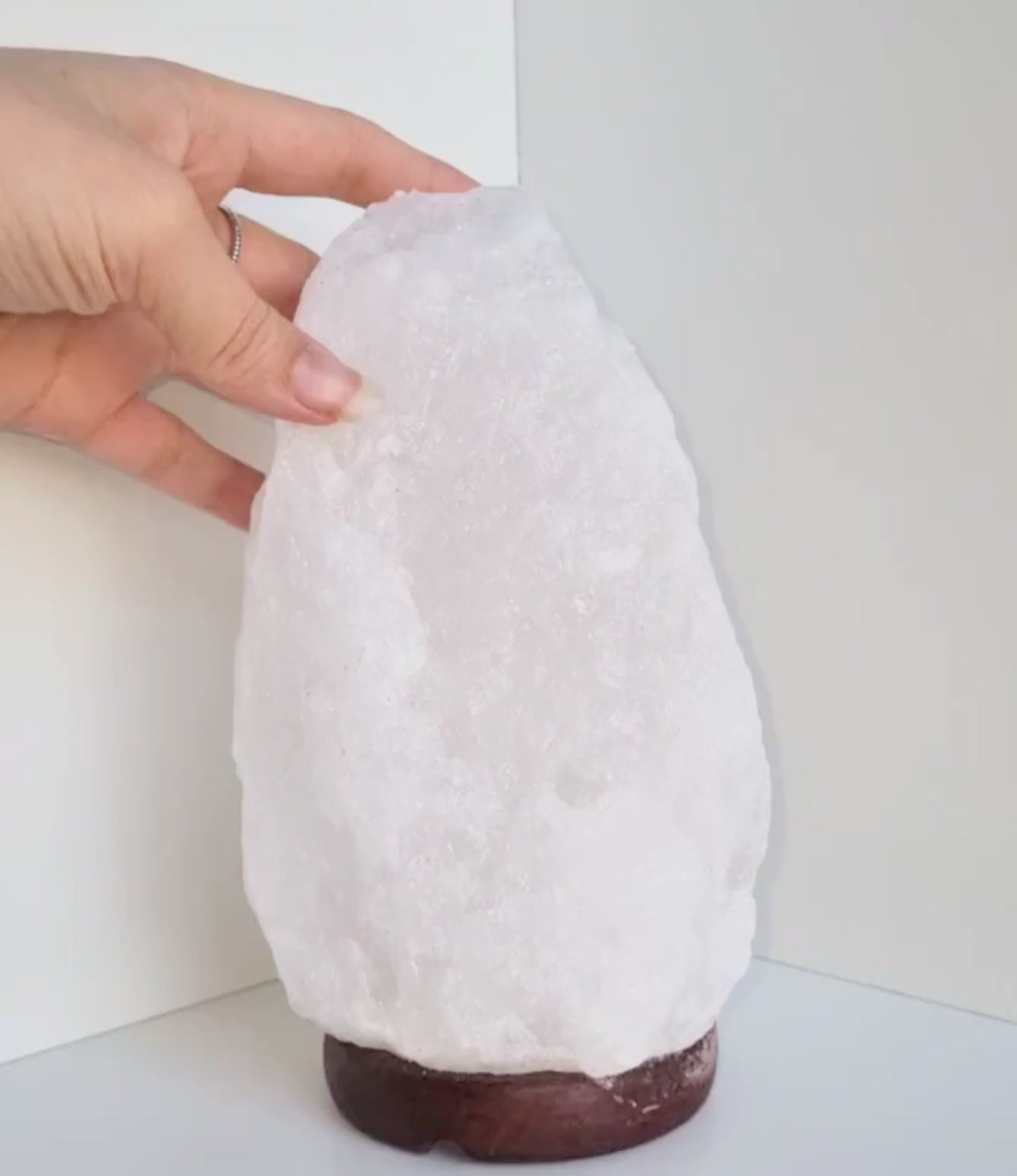 Witte Himalaya zoutlamp