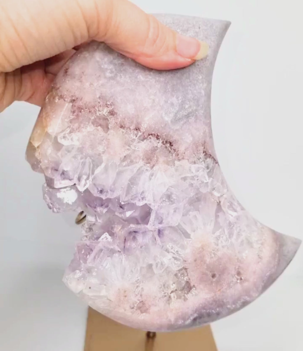 Roze amethist maan op standaard