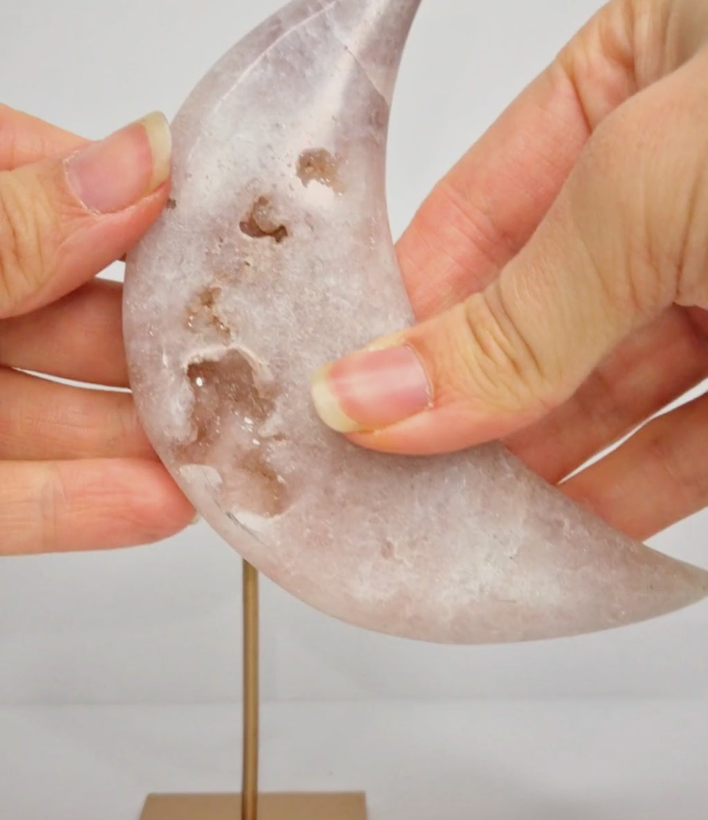 Roze amethist maan op standaard