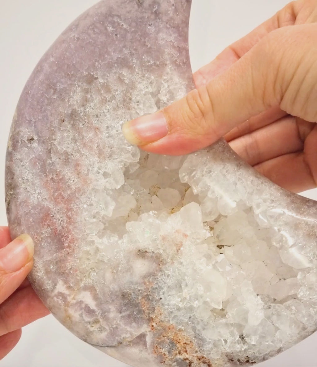 Roze amethist maan op standaard